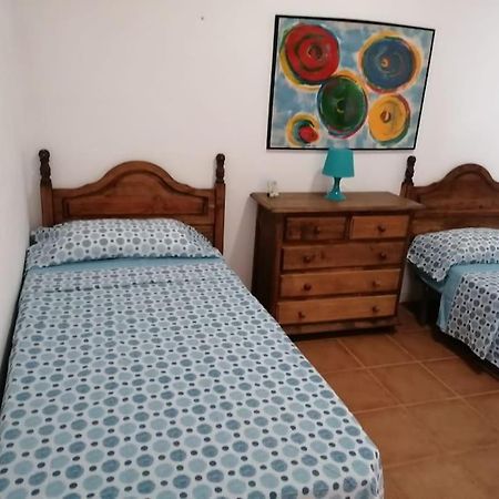 Abades  Habitacion En Un Bajo 2 Camas Individual Casa Compartida מראה חיצוני תמונה