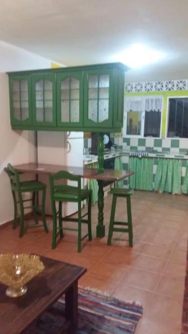 Abades  Habitacion En Un Bajo 2 Camas Individual Casa Compartida מראה חיצוני תמונה