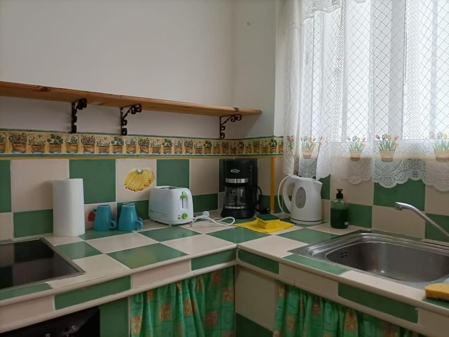 Abades  Habitacion En Un Bajo 2 Camas Individual Casa Compartida מראה חיצוני תמונה