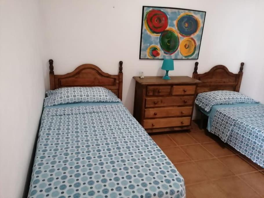Abades  Habitacion En Un Bajo 2 Camas Individual Casa Compartida מראה חיצוני תמונה