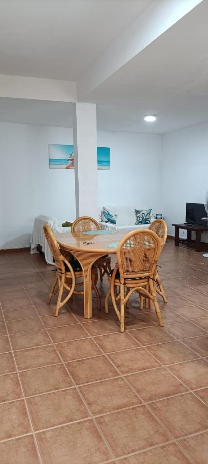 Abades  Habitacion En Un Bajo 2 Camas Individual Casa Compartida מראה חיצוני תמונה