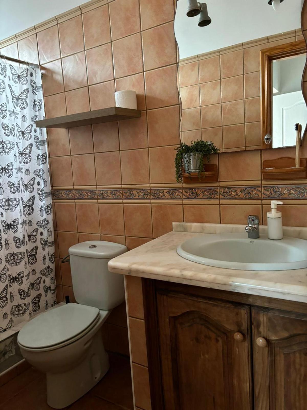 Abades  Habitacion En Un Bajo 2 Camas Individual Casa Compartida מראה חיצוני תמונה