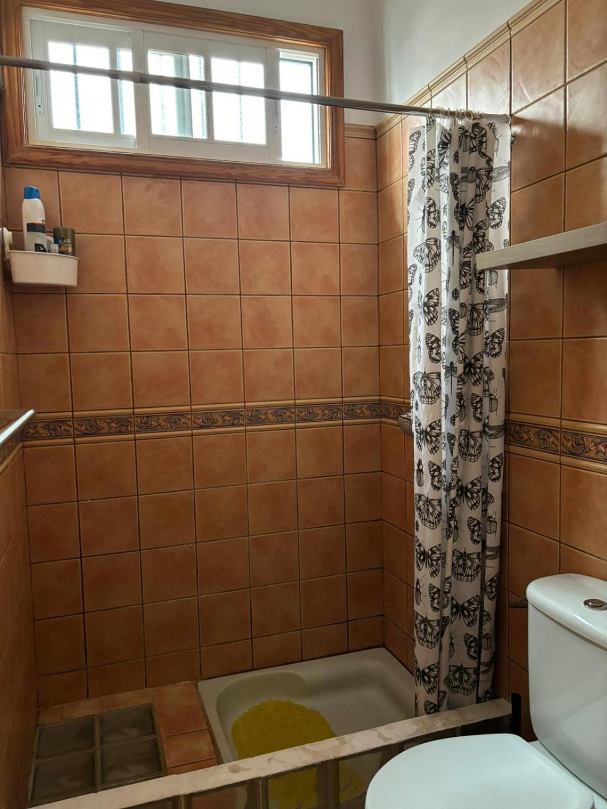 Abades  Habitacion En Un Bajo 2 Camas Individual Casa Compartida מראה חיצוני תמונה