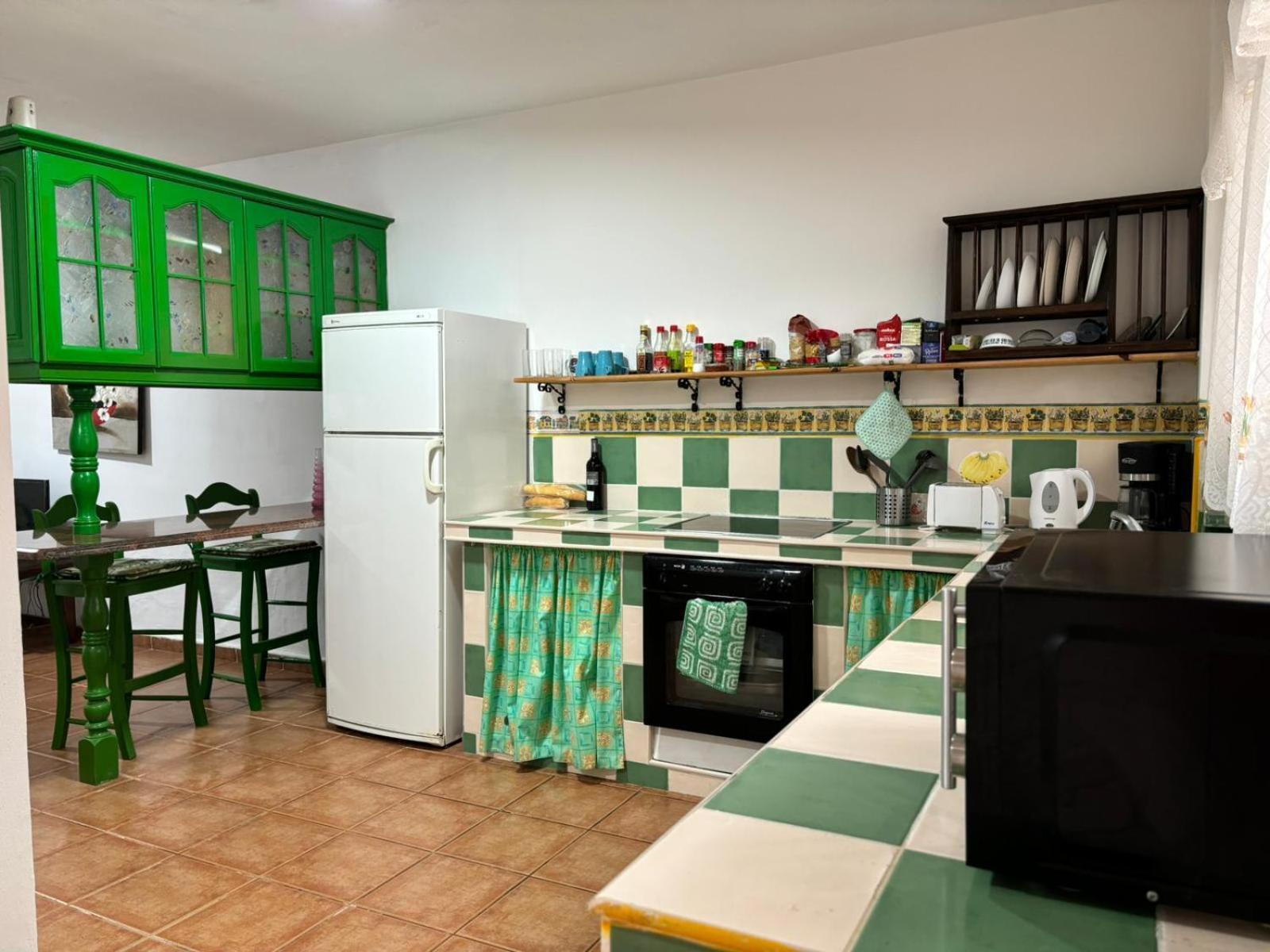 Abades  Habitacion En Un Bajo 2 Camas Individual Casa Compartida מראה חיצוני תמונה